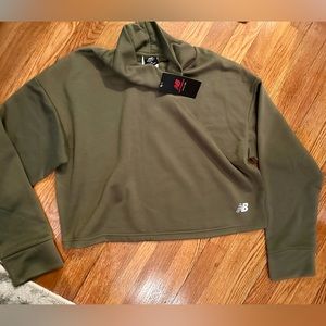 New Balance Cropped Sweatshirt NWT